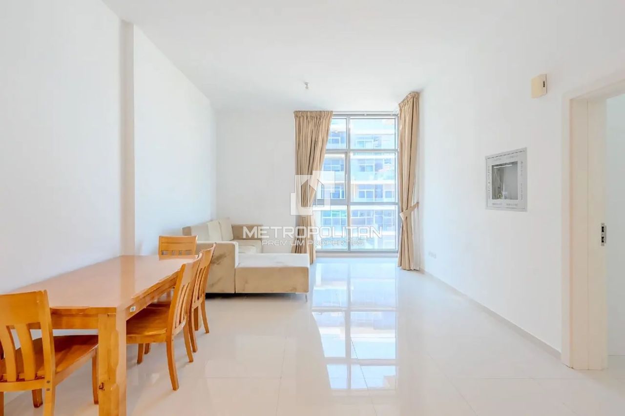 Apartment in Dubai, UAE, 67 m² - picture 5