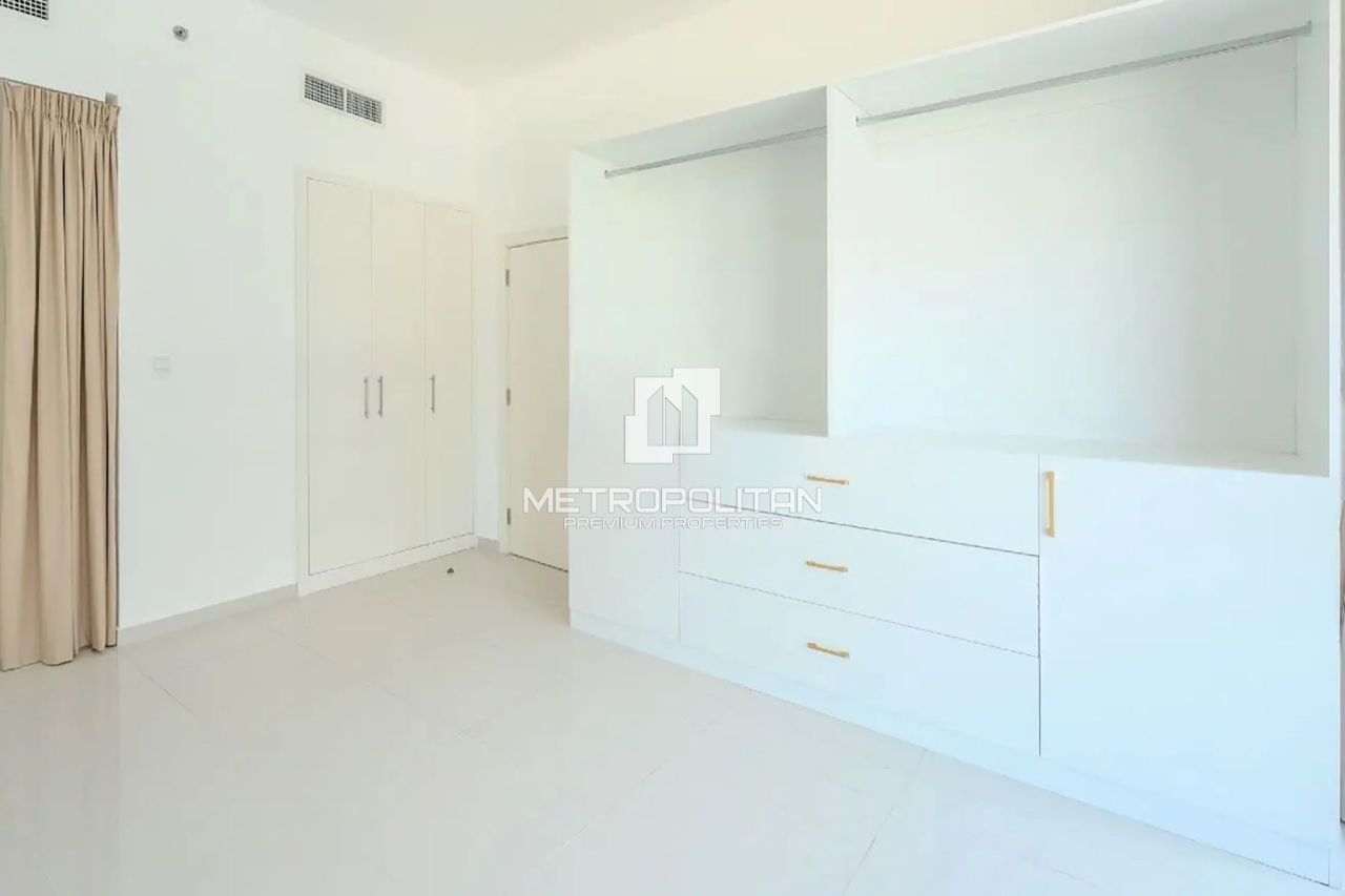 Apartment in Dubai, UAE, 67 m² - picture 7