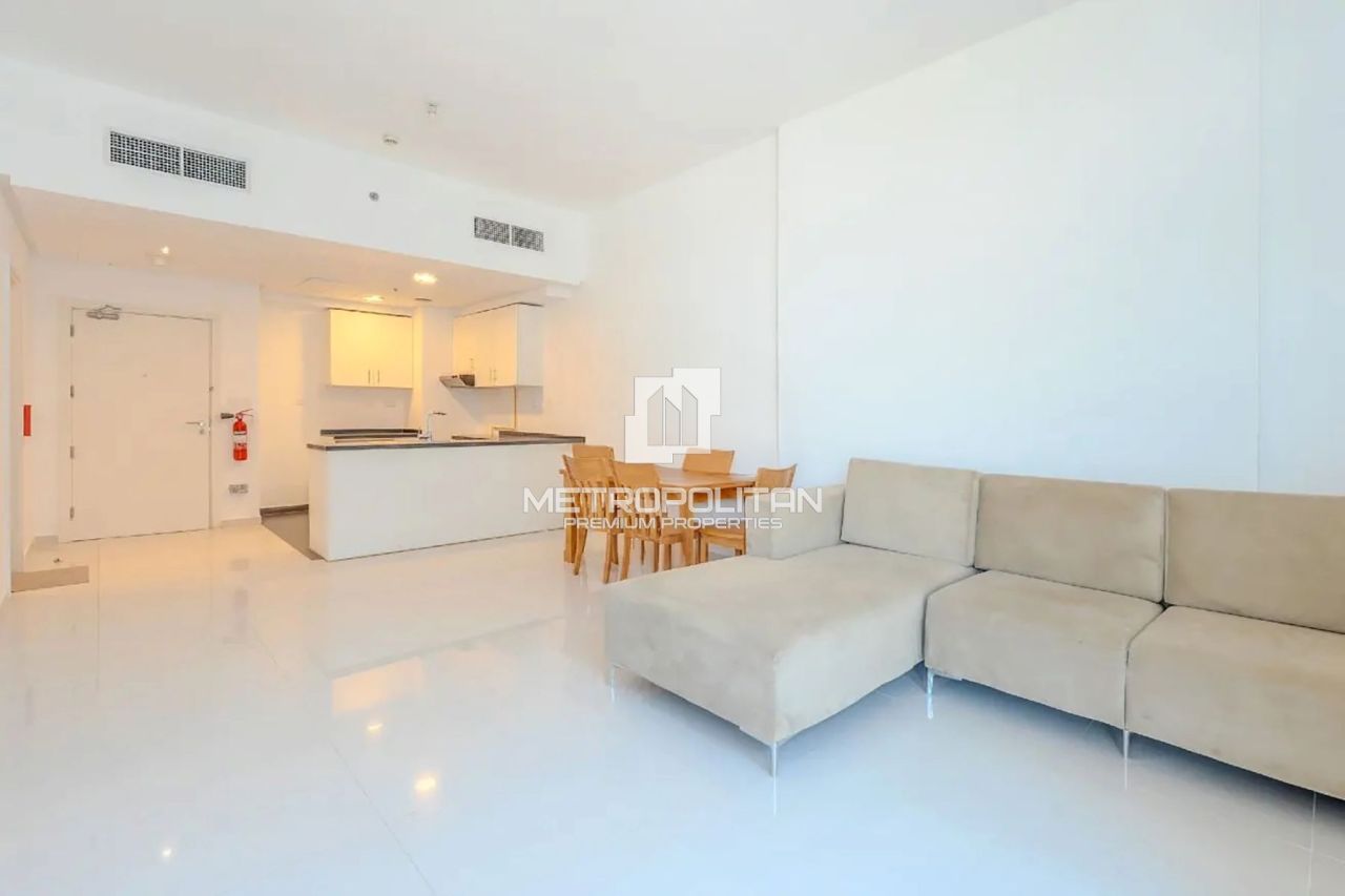 Apartment in Dubai, UAE, 67 m² - picture 11