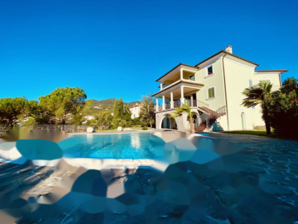 Casa en Opatija, Croacia, 530 m² - imagen 1