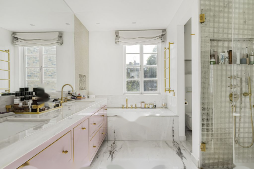 Flat in London, United Kingdom, 252 m² - picture 3