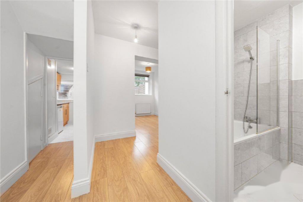 Flat in London, United Kingdom, 41 m² - picture 9