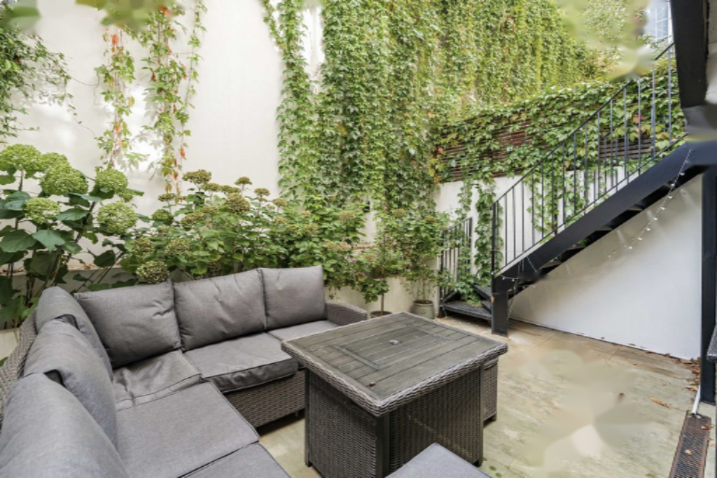 Flat in London, United Kingdom, 252 m² - picture 10