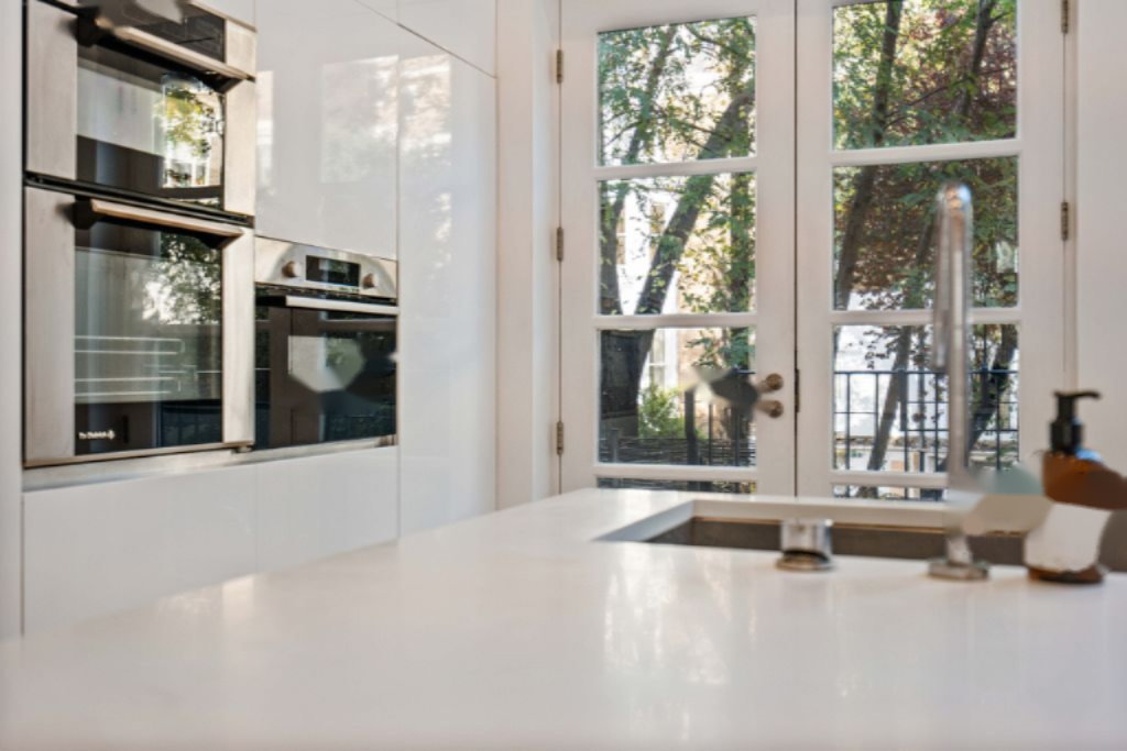 Flat in London, United Kingdom, 167 m² - picture 12