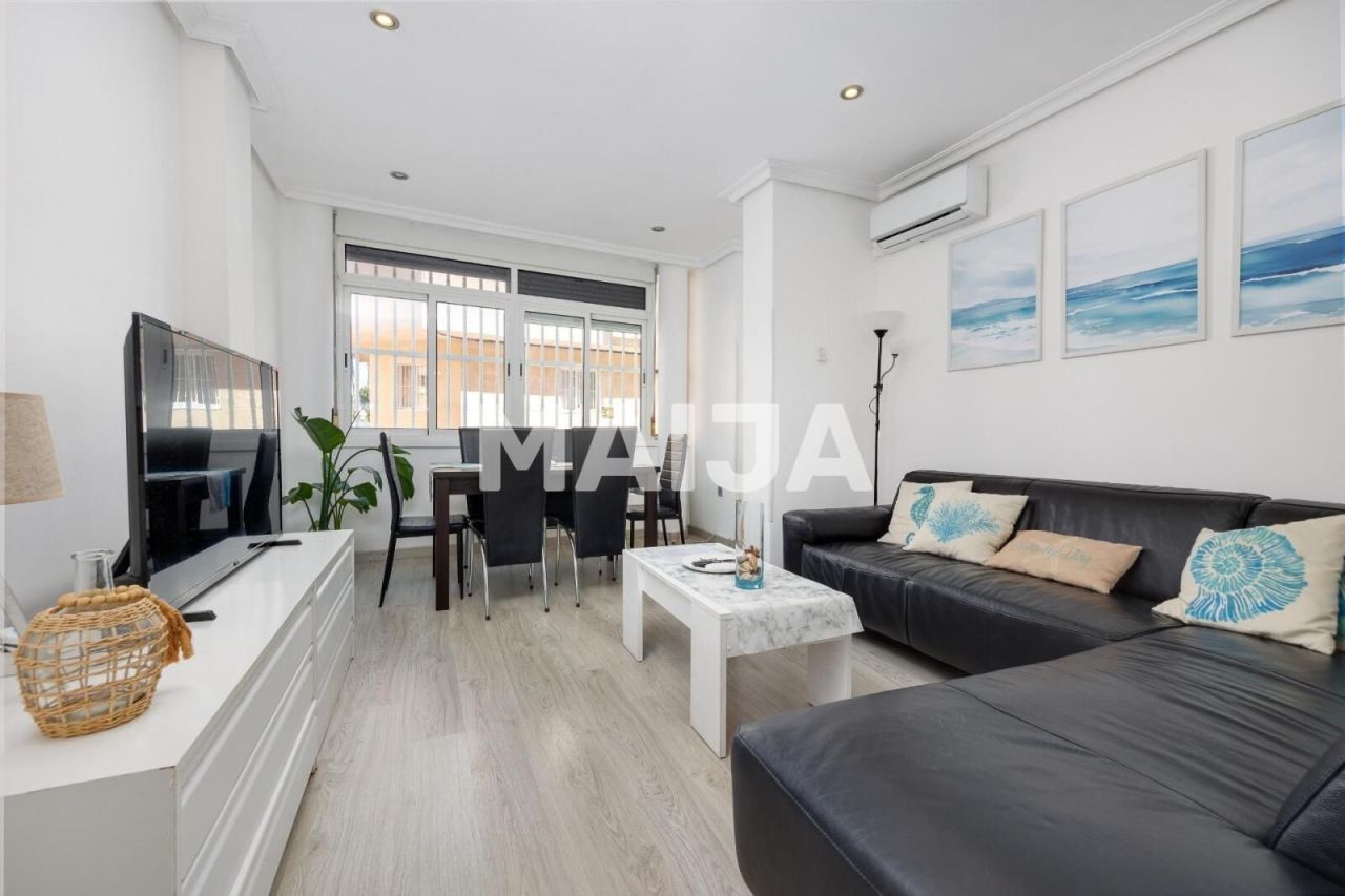 Apartment in Torrevieja, Spain, 92 m² - picture 1