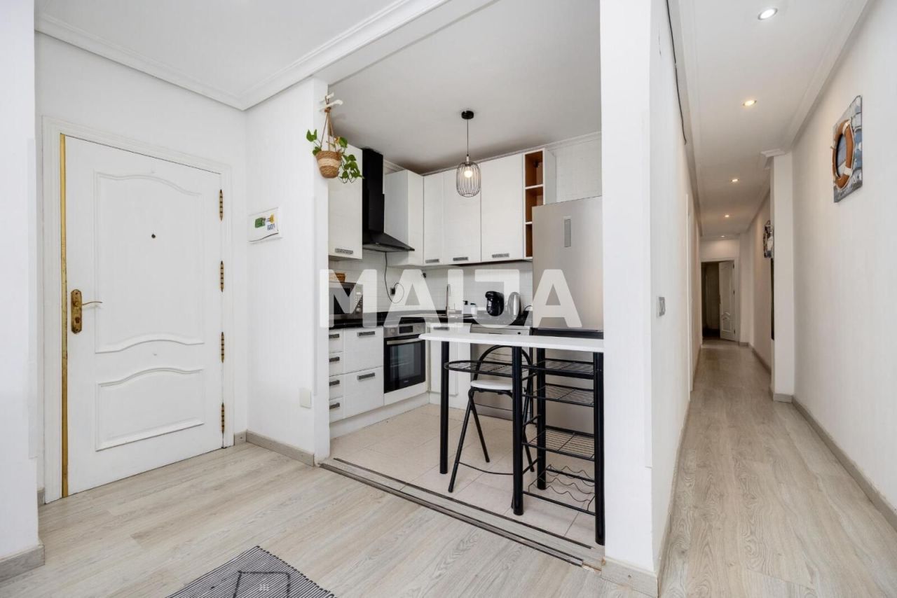 Apartment in Torrevieja, Spain, 92 m² - picture 4