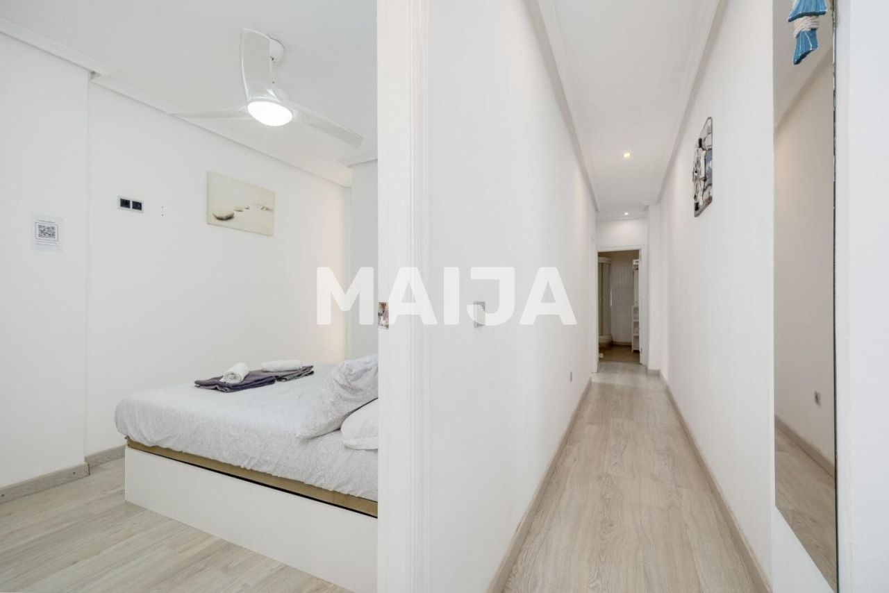 Apartment in Torrevieja, Spain, 92 m² - picture 8