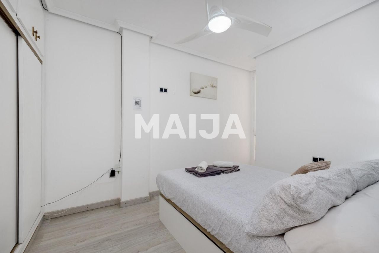 Apartment in Torrevieja, Spain, 92 m² - picture 9