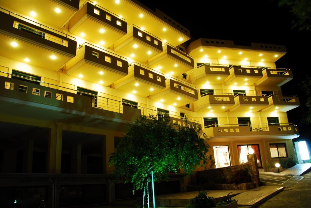 Hotel en Eubea, Grecia, 1 100 m² - imagen 1