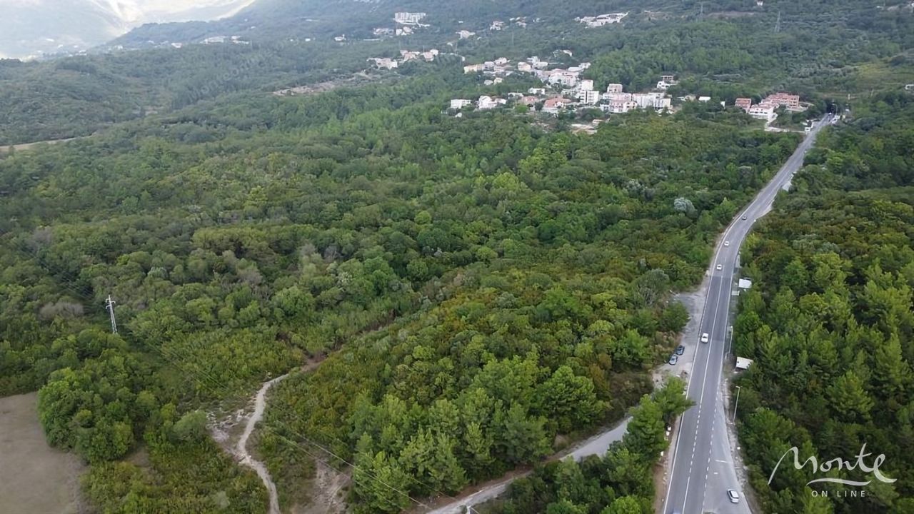 Terreno en Kavač, Montenegro, 2 311 m² - imagen 1