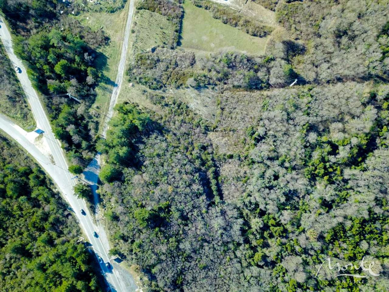 Land in Kavac, Montenegro, 6 750 m² - picture 2