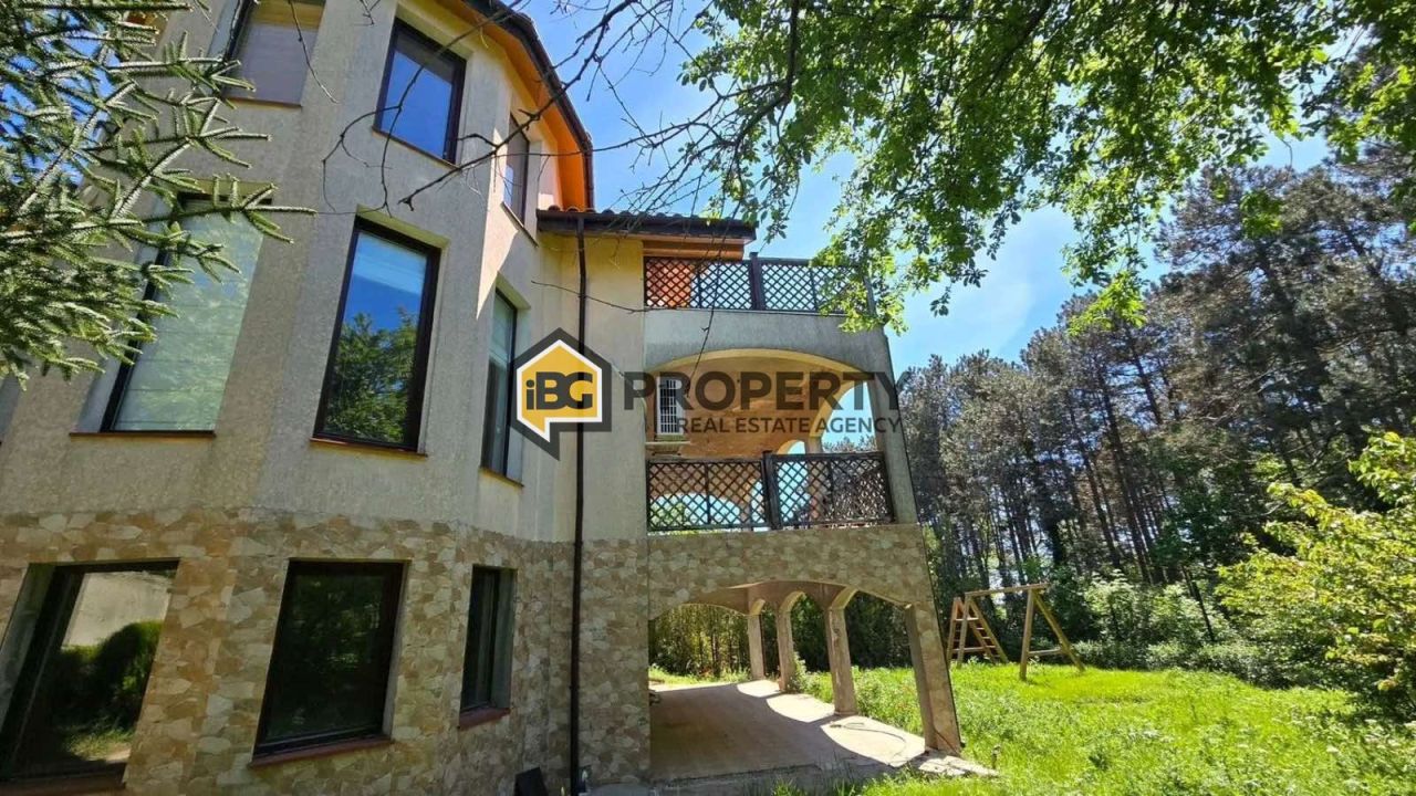 House in Varna, Bulgaria, 298 m² - picture 1