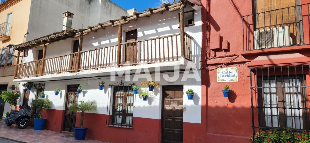 Land in Estepona, Spain, 750 m² - picture 2