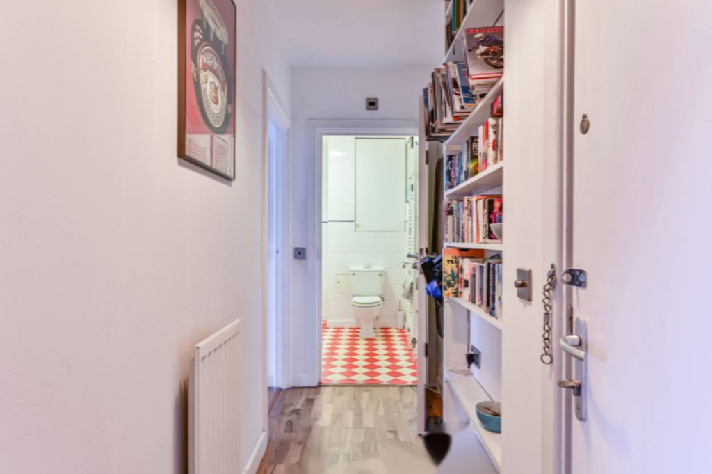 Flat in London, United Kingdom, 43 m² - picture 2