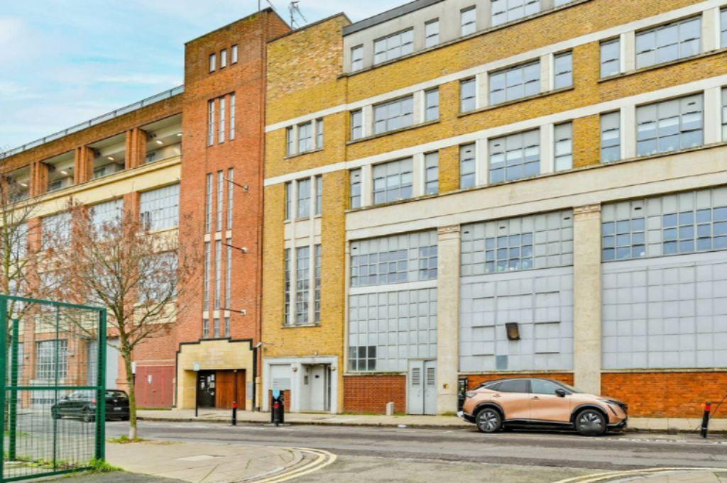 Flat in London, United Kingdom, 43 m² - picture 4