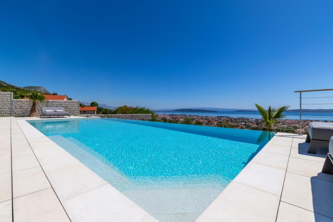 Villa in Split, Croatia, 330 m² - picture 2