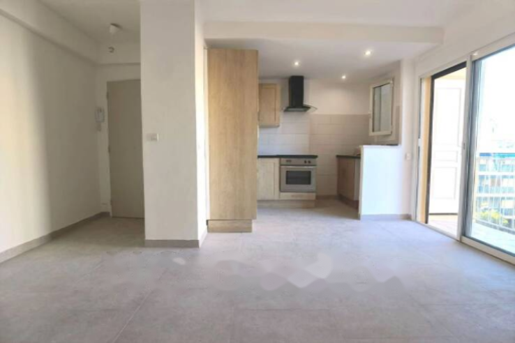 Flat in Cannes, France, 35 m² - picture 1