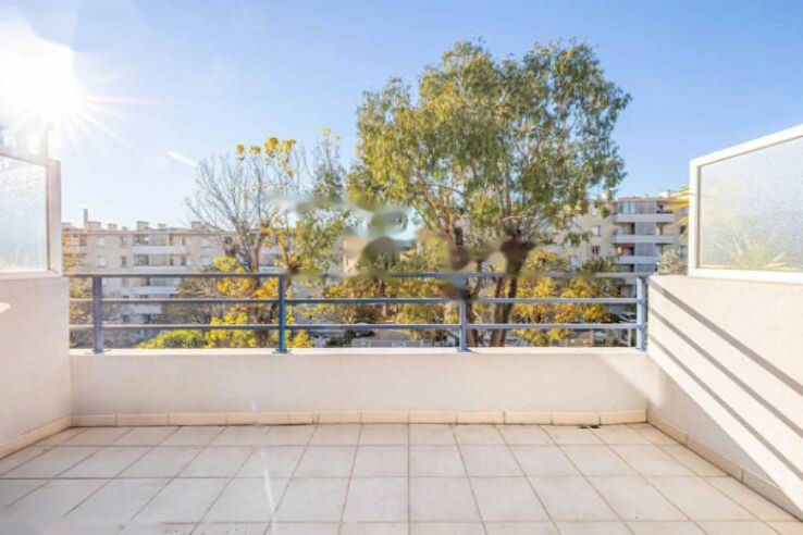 Flat in Cannes, France, 28 m² - picture 1