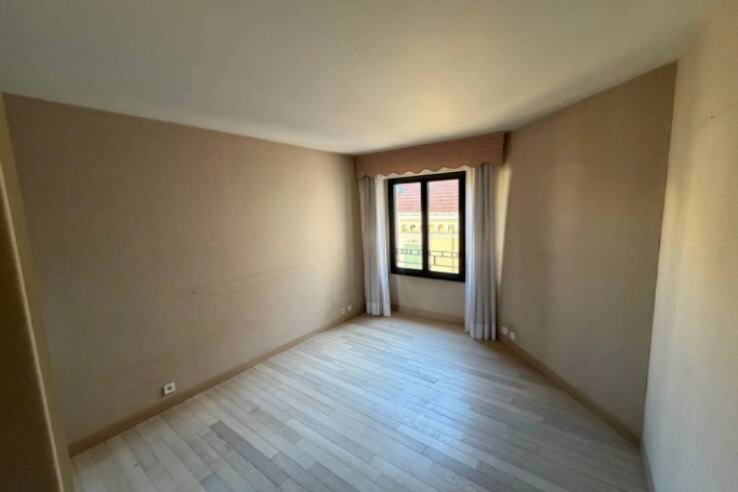 Flat in Cannes, France, 74 m² - picture 2