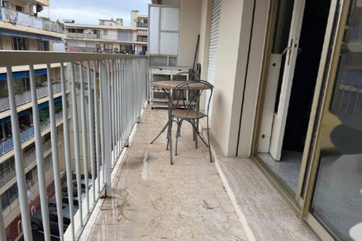 Flat in Cannes, France, 30 m² - picture 2