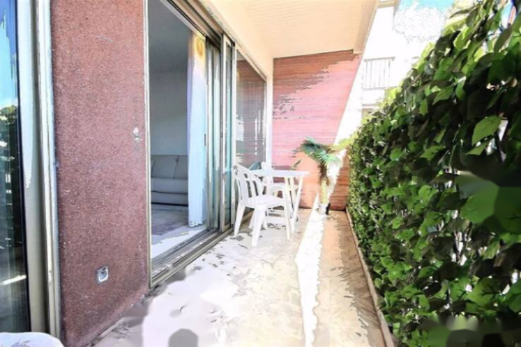 Flat in Cannes, France, 34 m² - picture 3