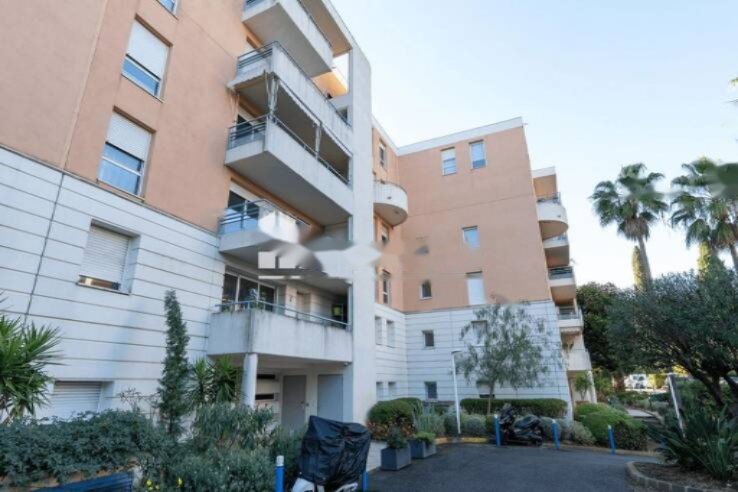 Flat in Cannes, France, 32 m² - picture 3