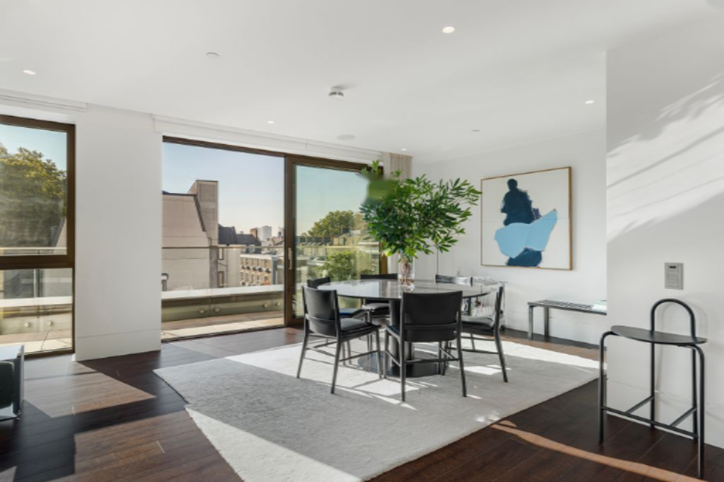 Flat in London, United Kingdom, 139 m² - picture 14