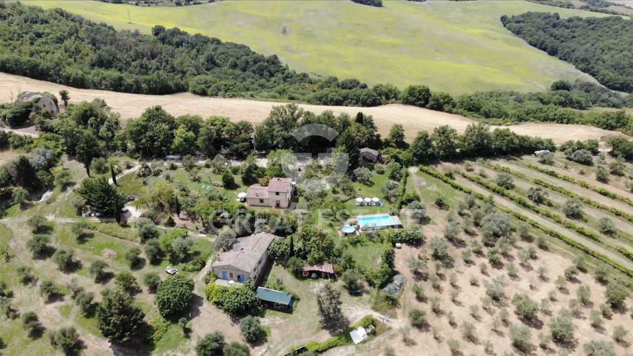 Casa Radicondoli, Italia, 318.5 m² - imagen 1