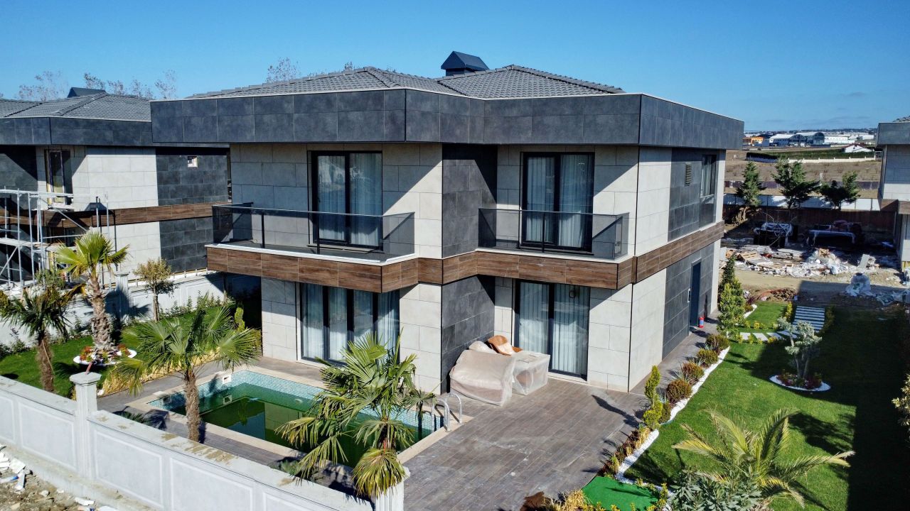 Villa in Silivri, Türkei, 262 m² - Foto 1