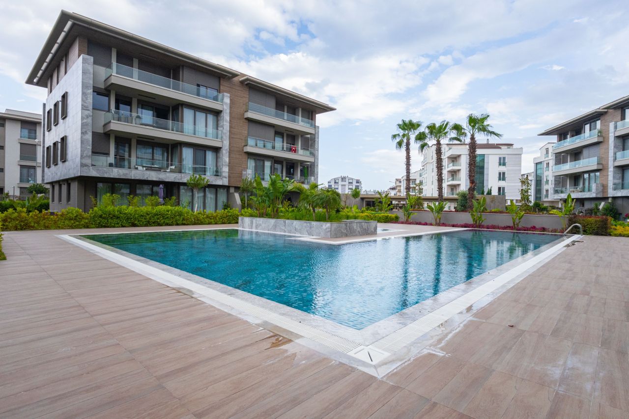 Flat in Antalya, Turkey, 145 m² - picture 1