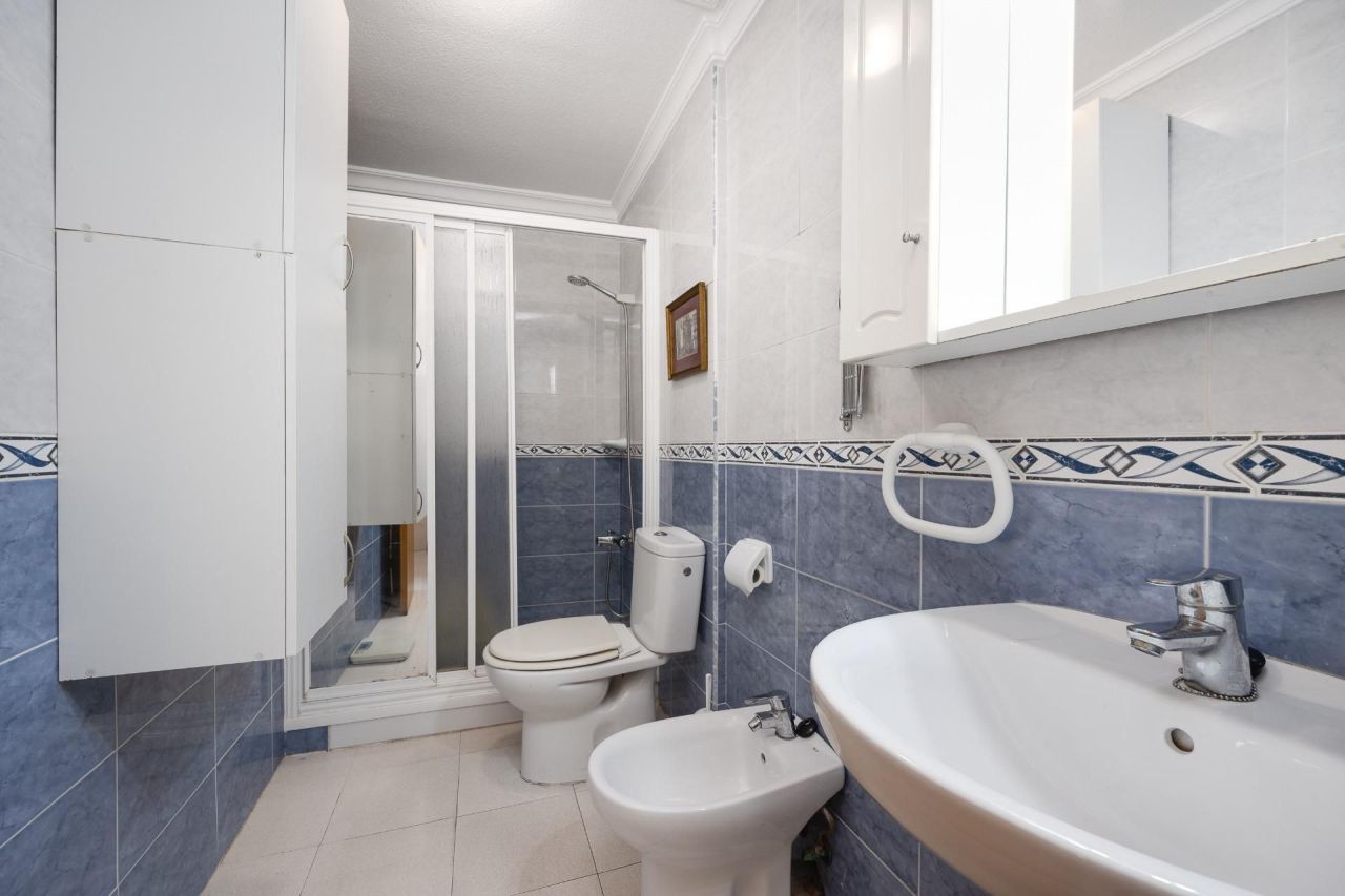 Piso en Torrevieja, España, 63 m² - imagen 8