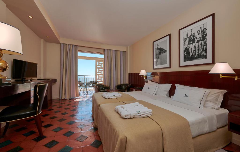 Investment project in Algarve, Portugal, 12 000 m² - picture 1