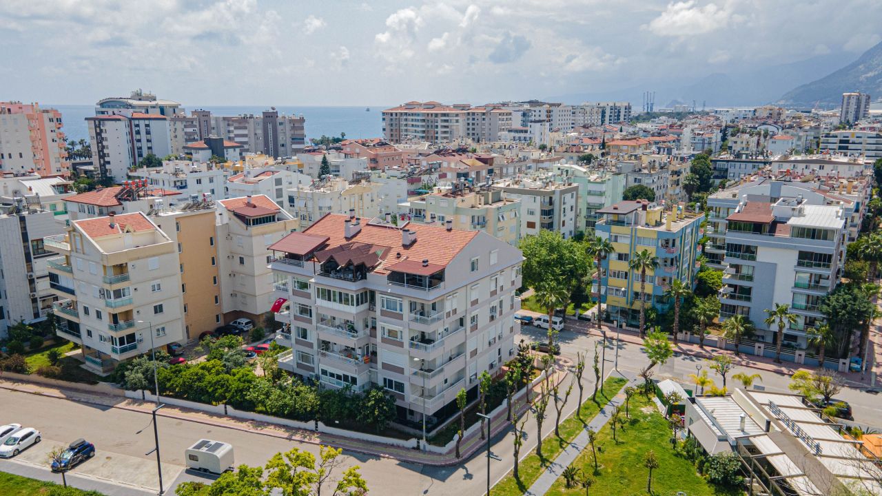 Flat in Antalya, Turkey, 280 m² - picture 1