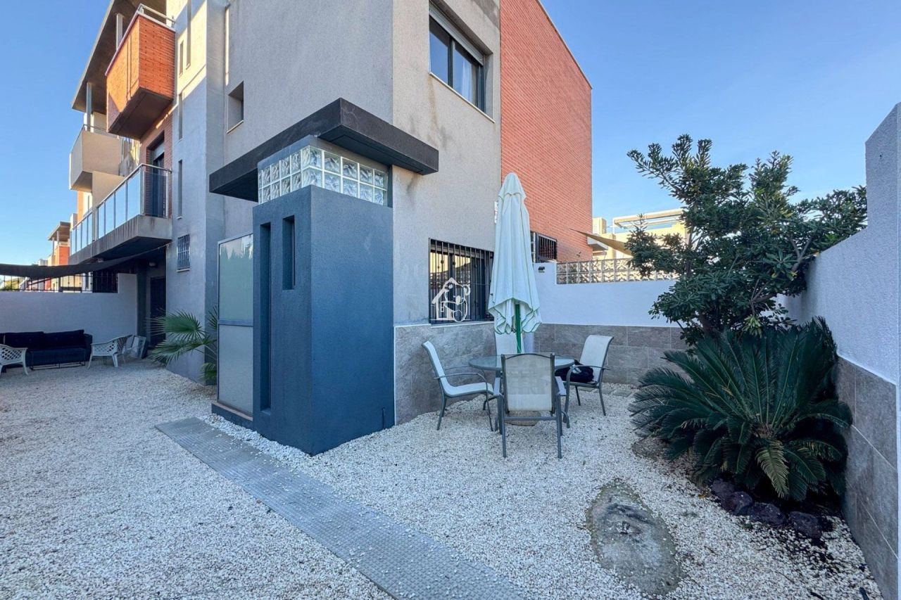 Haus in Torrevieja, Spanien, 90 m² - Foto 1