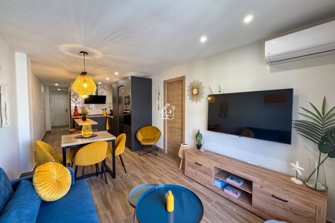 Apartment in Torrevieja, Spain, 65 m² - picture 1