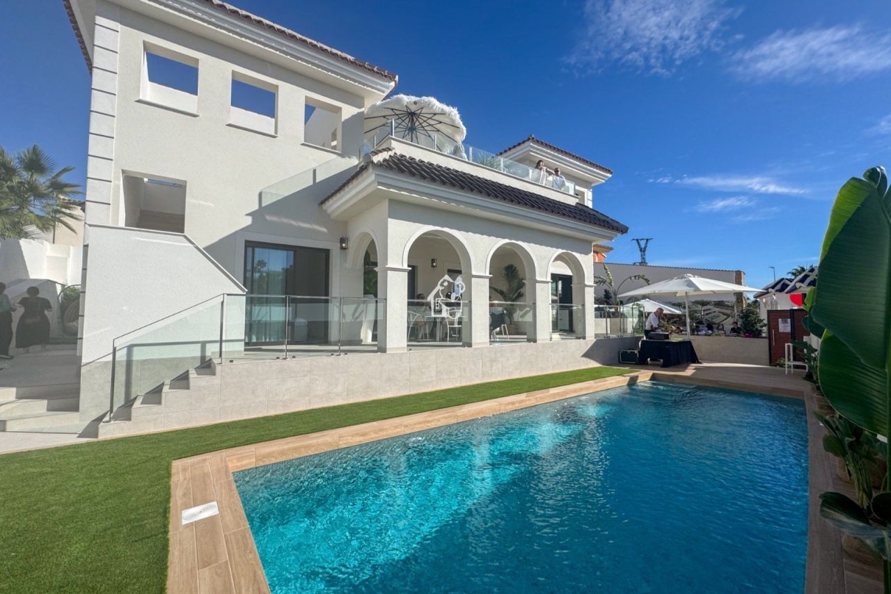 Chalet a Ciudad Quesada, Spagna, 168 m² - foto 1