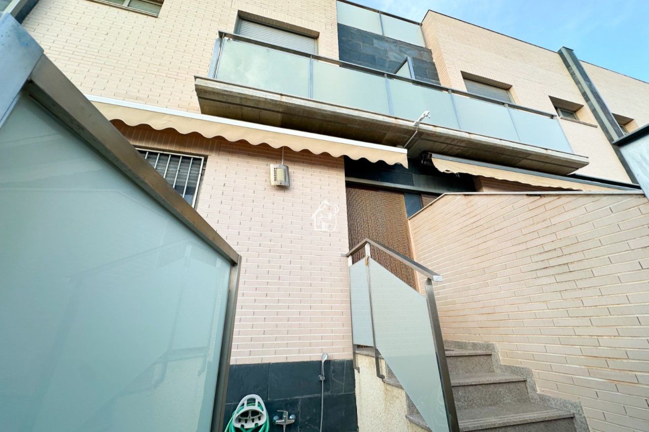 Haus in Torre de la Horadada, Spanien, 200 m² - Foto 1