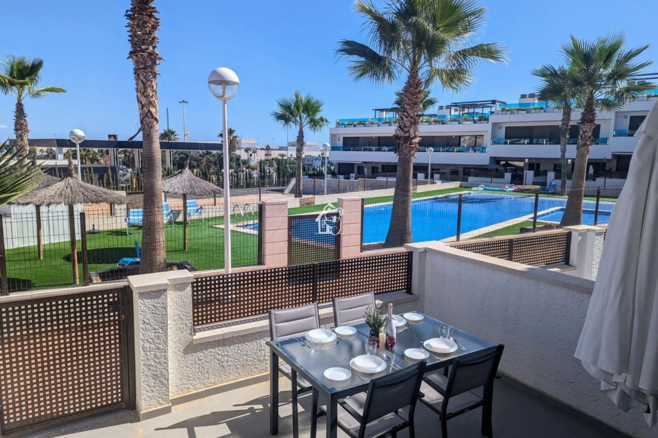 Bungalow in Orihuela Costa, Spanien, 80 m² - Foto 1