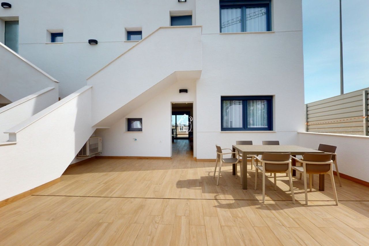 Apartamento en Torrevieja, España, 131 m² - imagen 1