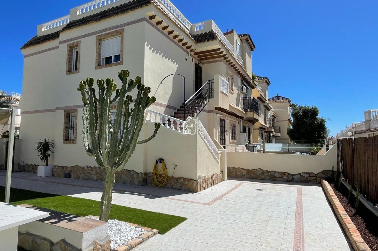 Haus in Orihuela Costa, Spanien, 65 m² - Foto 1