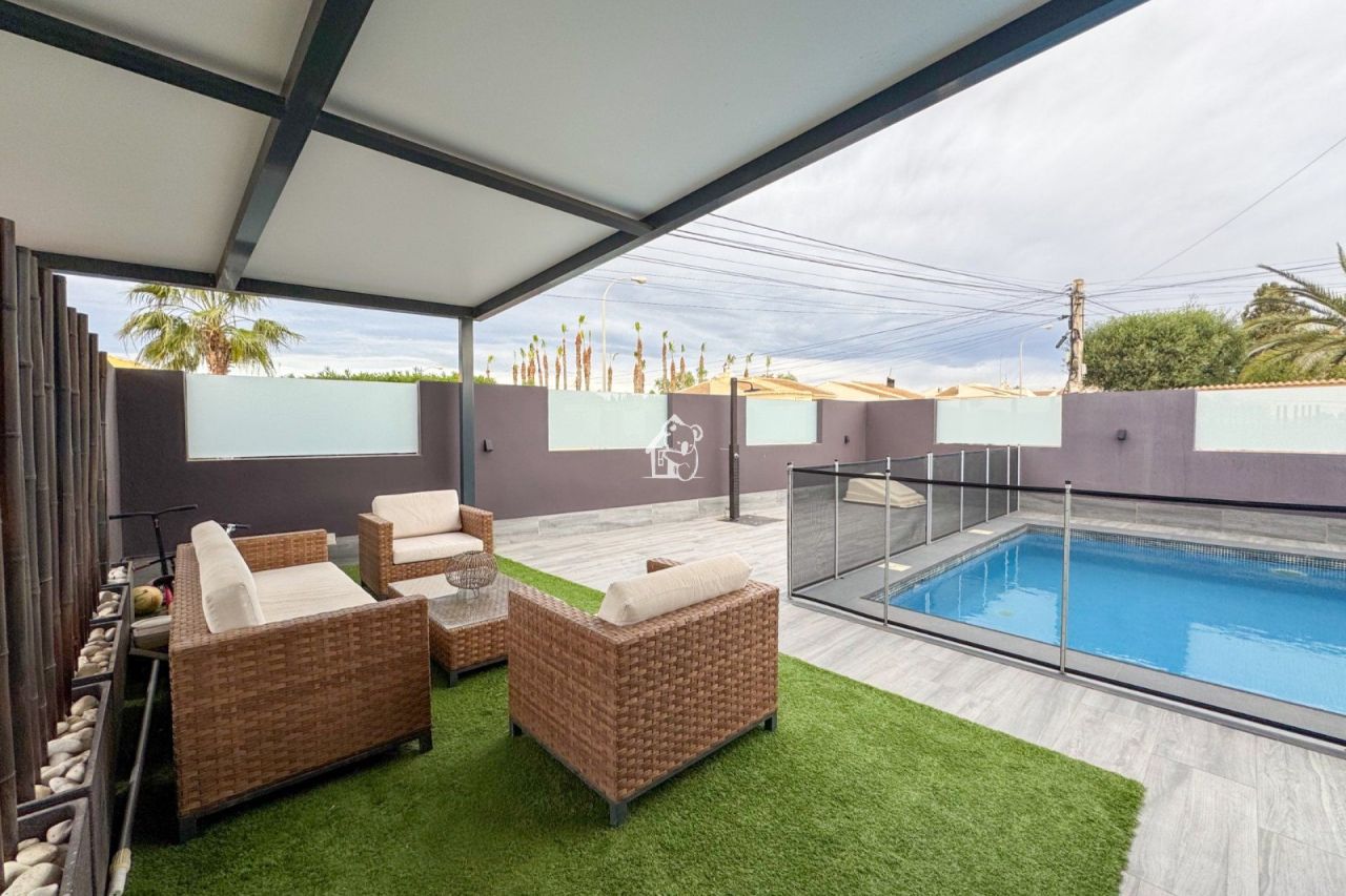 Villa a Torrevieja, Spagna, 162 m² - foto 2