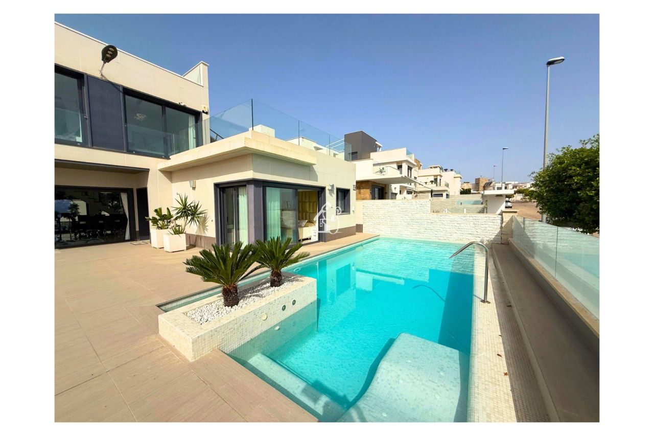 Villa in San Miguel de Salinas, Spain, 316 m² - picture 2