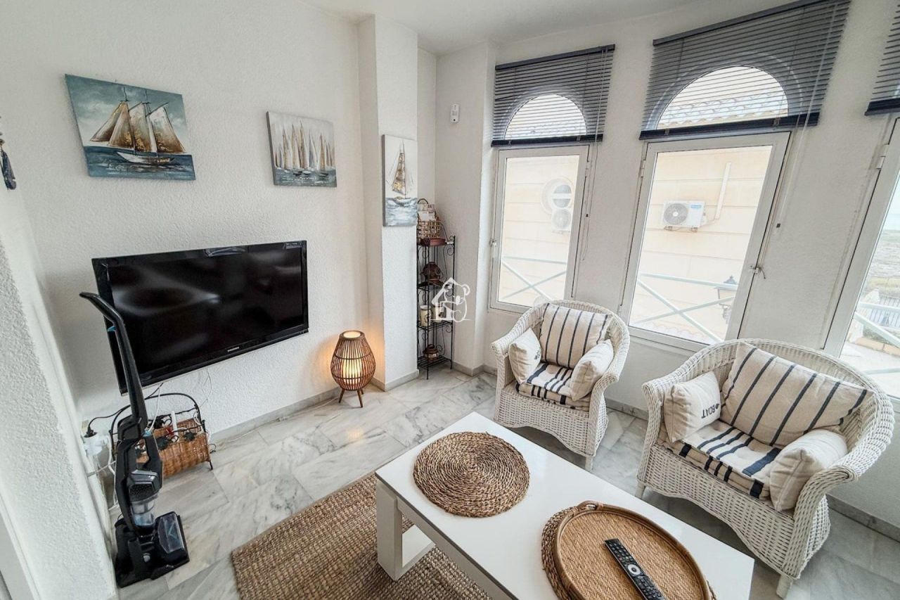 Apartment in Torrevieja, Spain, 75 m² - picture 2