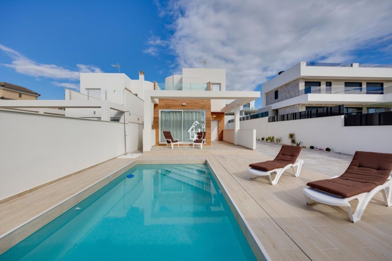 Villa in Torrevieja, Spain, 120 m² - picture 2