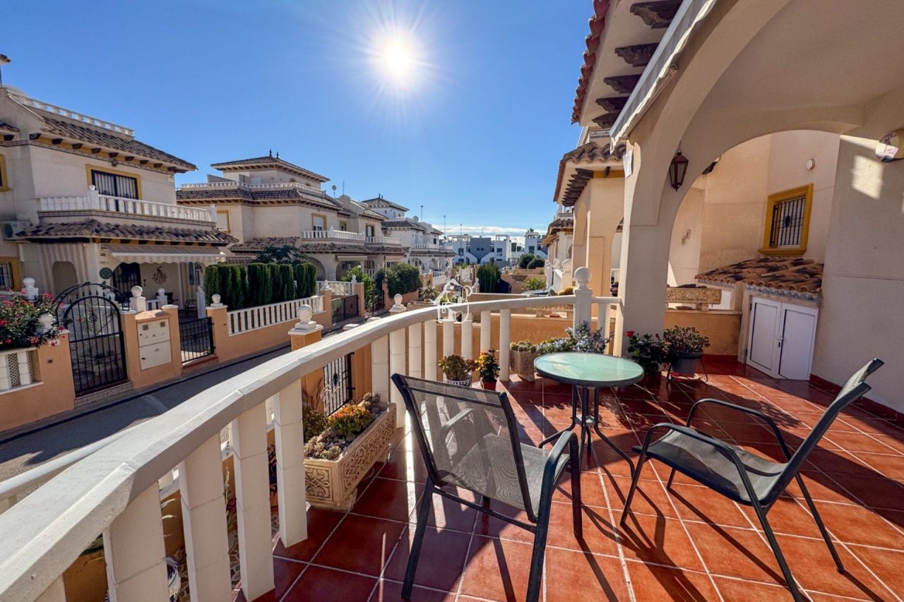 Chalet à Orihuela Costa, Espagne, 110 m² - image 2