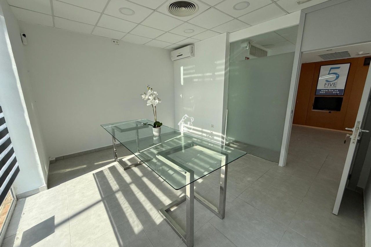 Office in Pilar de la Horadada, Spain, 70 m² - picture 2