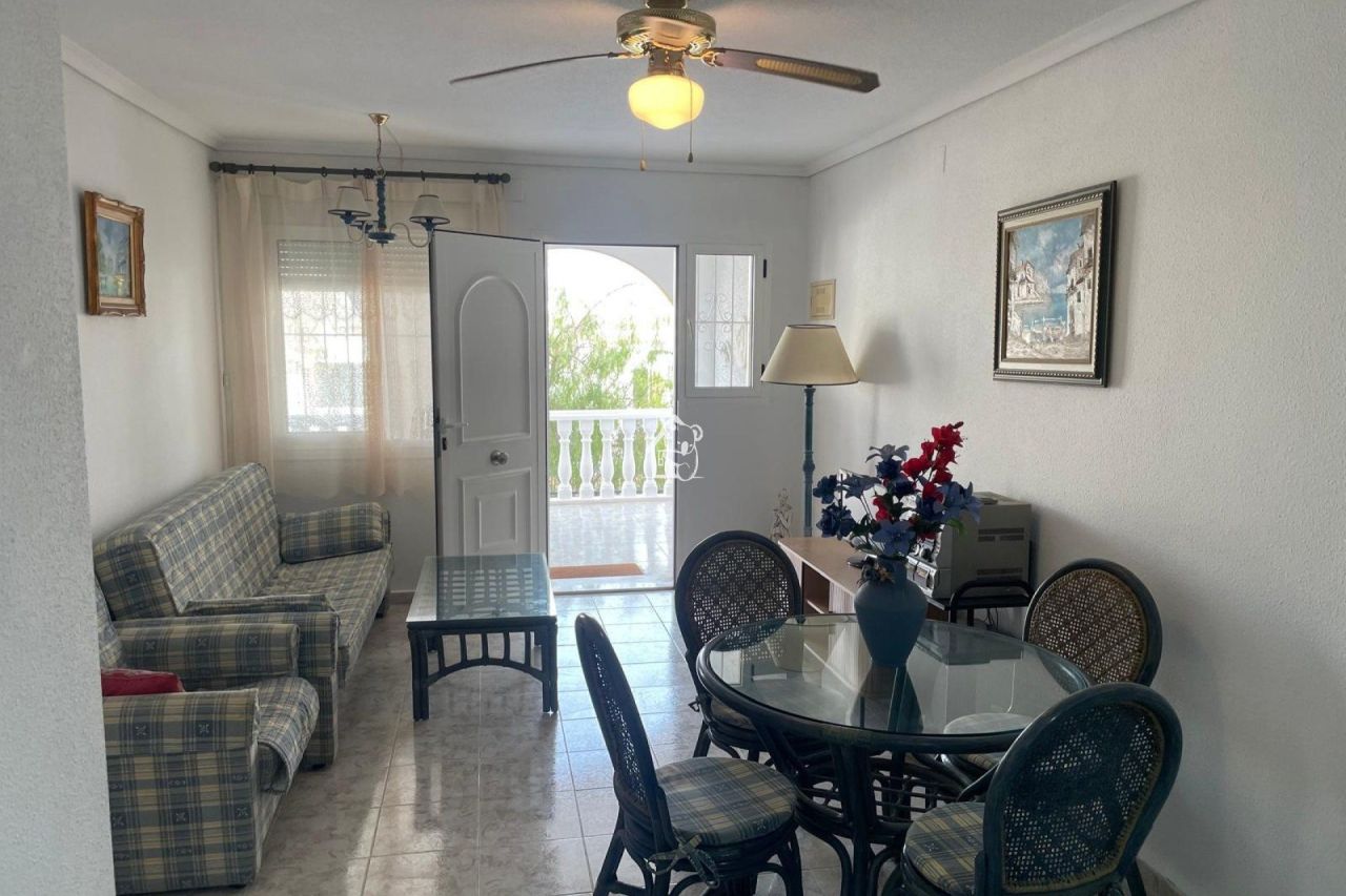 Casa en Guardamar del Segura, España, 66 m² - imagen 2