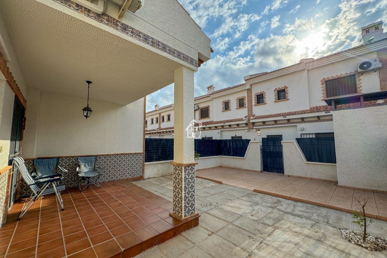 Bungalow en San Miguel de Salinas, España, 140 m² - imagen 2