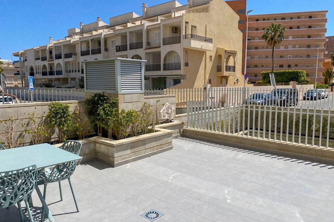 Mietshaus in La Mata, Spanien, 140 m² - Foto 2