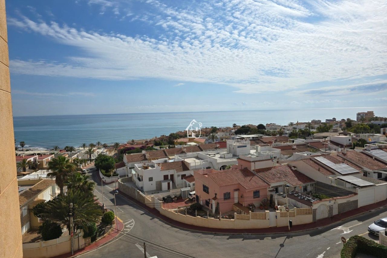 Apartment in Torrevieja, Spain, 57 m² - picture 3